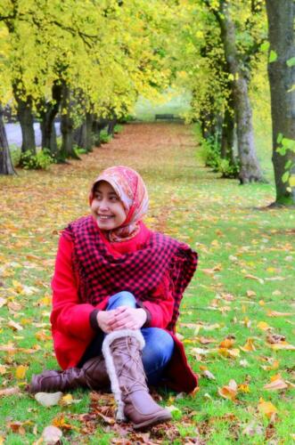 Di antara daun menguning musim gugur